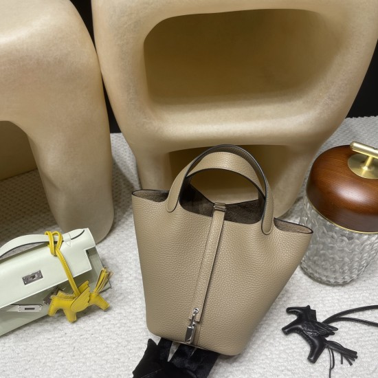 ベージュマルファ  Beige marfa  8Q  2023年秋冬コレクション最新色！ ピコタンロック18/PM トリヨンクレマンCLEMENCE  TC  シルバー金具 全手縫い