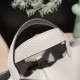 ピコタンロック18/PM トリヨンクレマンCLEMENCE TC グリネヴェ壮麗な氷河を連想させる凛とした美しさを秘めた最新色「グリネヴェ」が登場!シルバー金具 全手縫い ピコタンロック18/PM トリヨンクレマンCLEMENCE TC グリネヴェ壮麗な氷河を連想させる凛とした美しさを秘めた最新色「グリネヴェ」が登場!シルバー金具 全手縫い