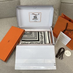 Hermes  エルメス セイラータトゥーバンダナ 140 ショール 