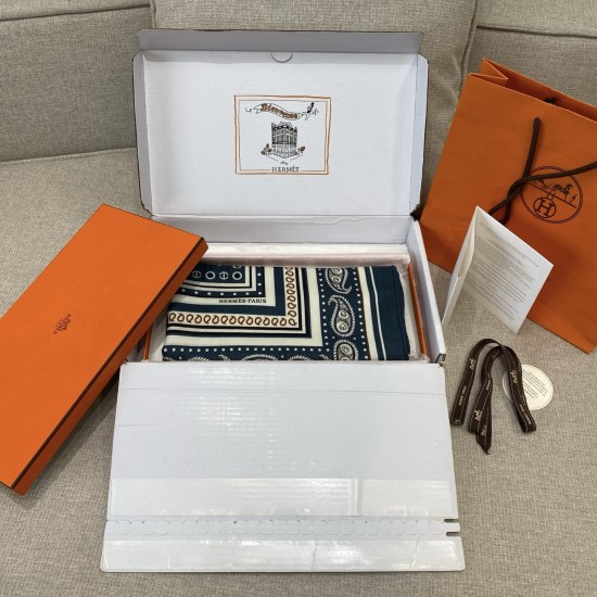 Hermes エルメス セイラータトゥーバンダナ 140 ショール Hermes エルメス セイラータトゥーバンダナ 140 ショール