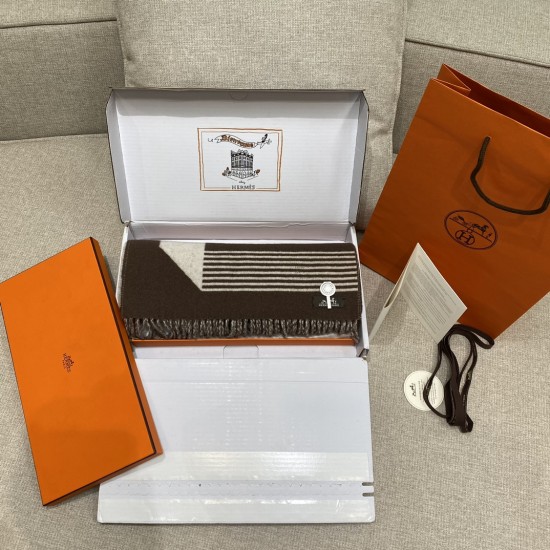 HERMES エルメス Casaque Sangle a Boucle スカーフ HERMES エルメス Casaque Sangle a Boucle スカーフ
