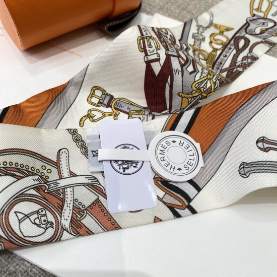 Hermes エルメス 鞍具フラワーブーケ Twilly スモールスカーフ Hermes エルメス 鞍具フラワーブーケ Twilly スモールスカーフ