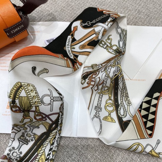 Hermes  エルメス 鞍具フラワーブーケ Twilly スモールスカーフ 