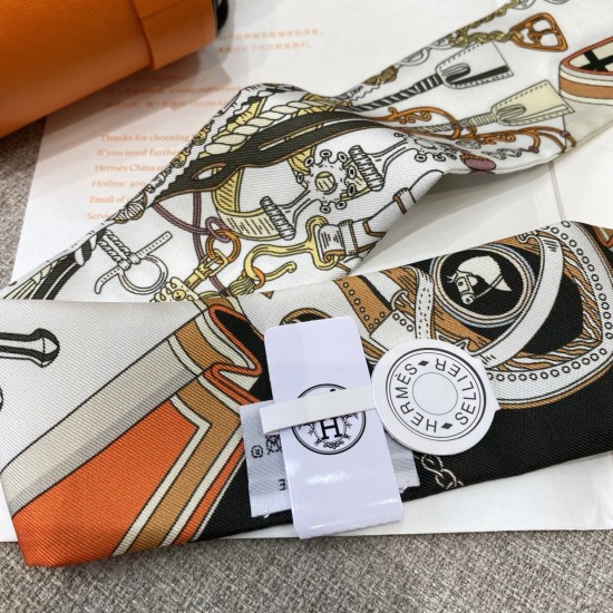 Hermes  エルメス 鞍具フラワーブーケ Twilly スモールスカーフ 