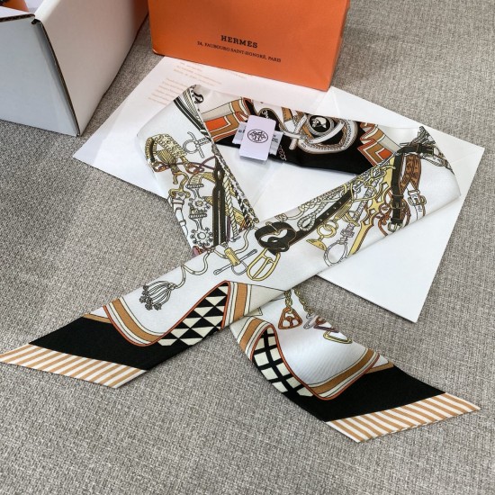 Hermes  エルメス 鞍具フラワーブーケ Twilly スモールスカーフ 