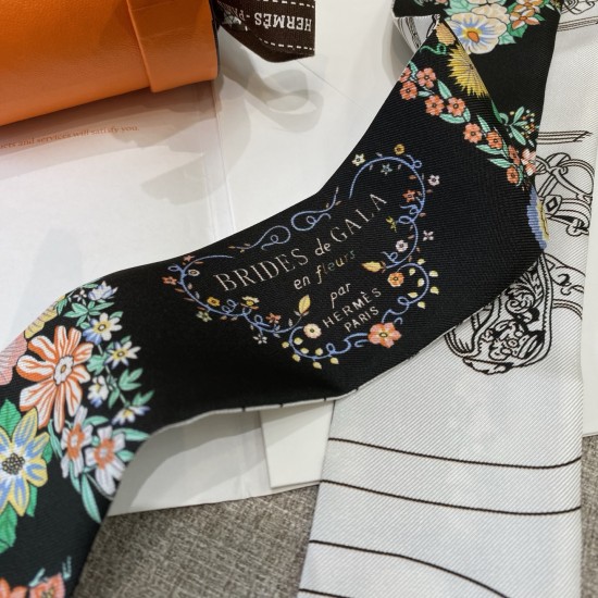 Hermes  エルメス 華やかな手綱フラワーバージョン Twilly スモールスカーフ 