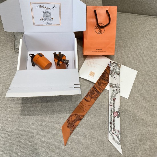 Hermes エルメス 華やかな手綱フラワーバージョン Twilly スモールスカーフ Hermes エルメス 華やかな手綱フラワーバージョン Twilly スモールスカーフ