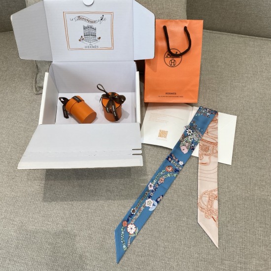 Hermes エルメス 華やかな手綱フラワーバージョン Twilly スモールスカーフ Hermes エルメス 華やかな手綱フラワーバージョン Twilly スモールスカーフ