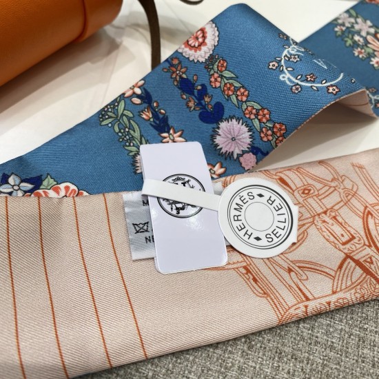 Hermes エルメス 華やかな手綱フラワーバージョン Twilly スモールスカーフ Hermes エルメス 華やかな手綱フラワーバージョン Twilly スモールスカーフ