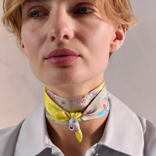 Hermes エルメス 華やかな手綱フラワーバージョン Twilly スモールスカーフ Hermes エルメス 華やかな手綱フラワーバージョン Twilly スモールスカーフ