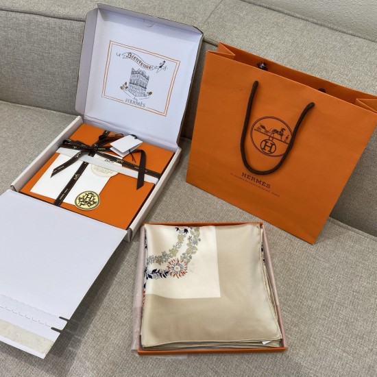 Hermes エルメス 華やかな手綱フラワーバージョン 90 スカーフ Hermes エルメス 華やかな手綱フラワーバージョン 90 スカーフ