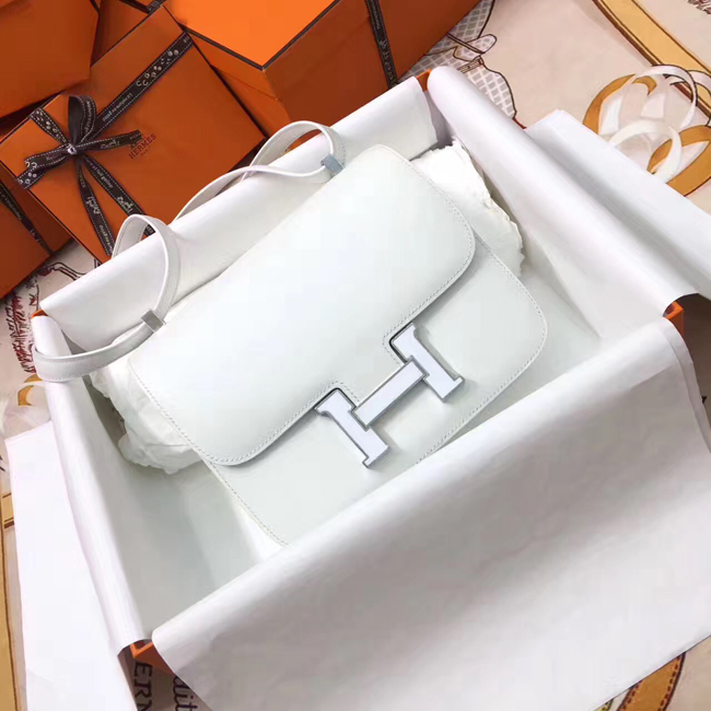 エルメス コンスタンス24 ホワイト エバーカラー シルバー金具
