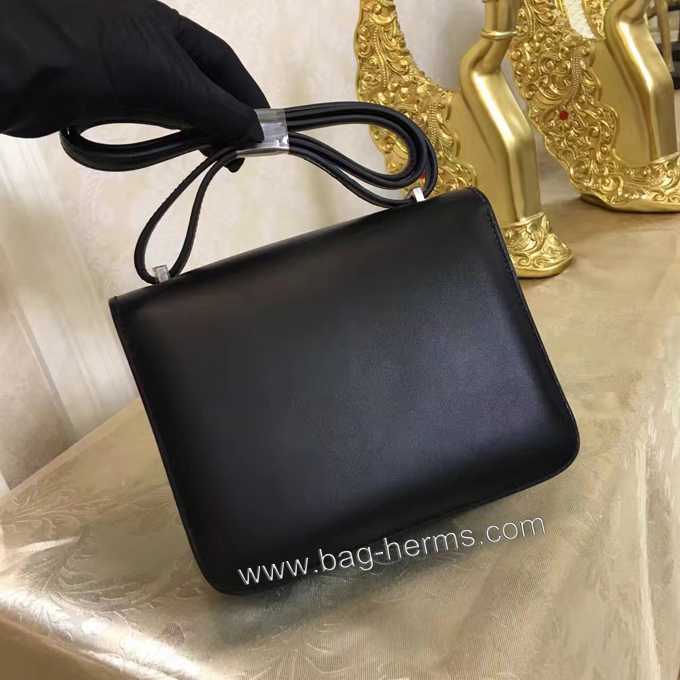 エルメス コンスタンス ミニ ブラック ボックスカーフ シルバー金具