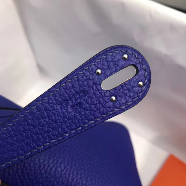 エルメス リンディ26 ブルーエレクトリック トリヨンクレマンス シルバー金具