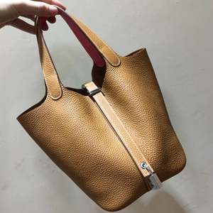 エルメス ピコタンロックエクラPM マグノリア/ゴールド クレマンス シルバー金具